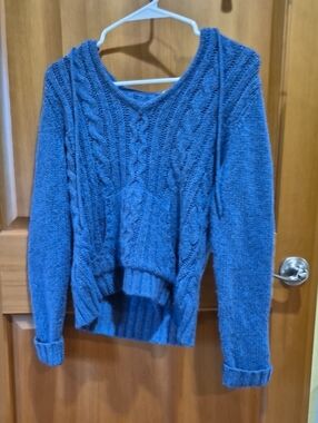 Lilu Blue Cable-Knit V-Neck Sweater